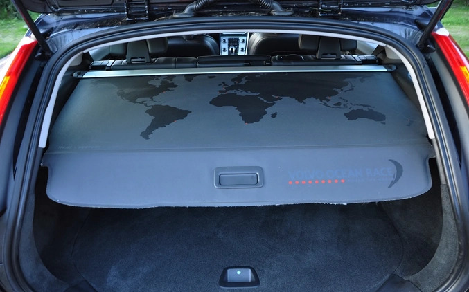 Volvo V60 cena 52400 przebieg: 219000, rok produkcji 2015 z Starachowice małe 667